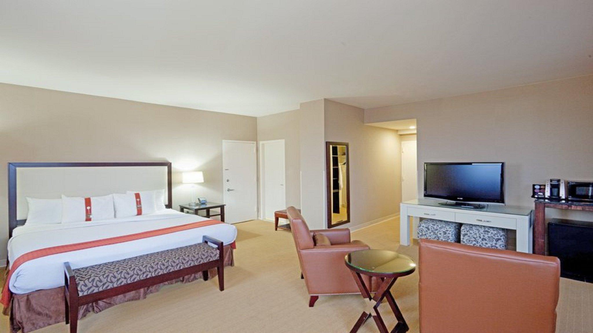 Holiday Inn & Suites Marlborough, An Ihg Hotel Extérieur photo